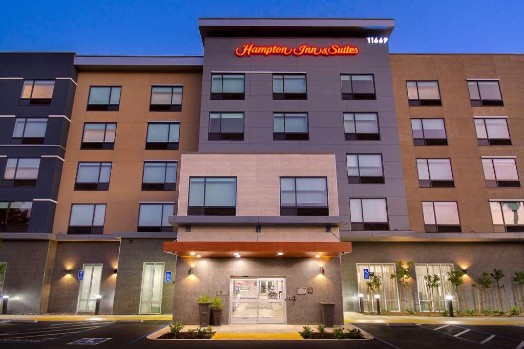 Hampton Inn & Suites Ontario Rancho Cucamonga Zewnętrze zdjęcie
