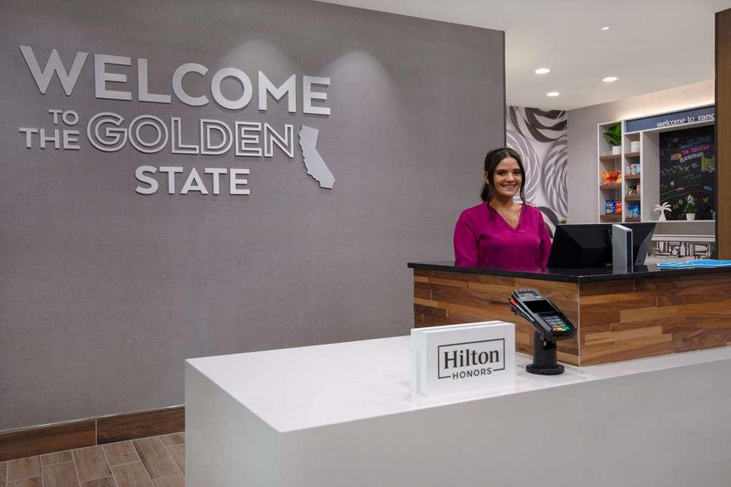 Hampton Inn & Suites Ontario Rancho Cucamonga Zewnętrze zdjęcie