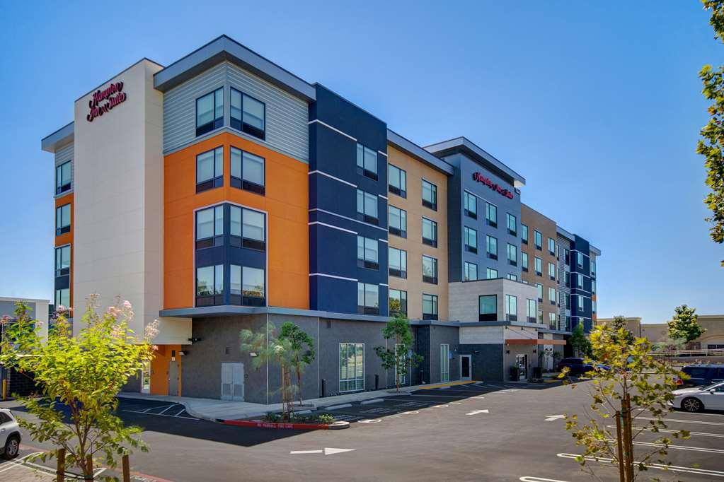 Hampton Inn & Suites Ontario Rancho Cucamonga Zewnętrze zdjęcie