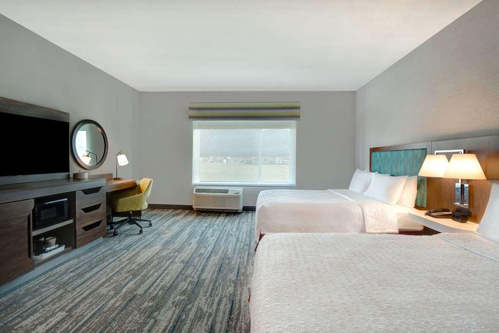 Hampton Inn & Suites Ontario Rancho Cucamonga Pokój zdjęcie