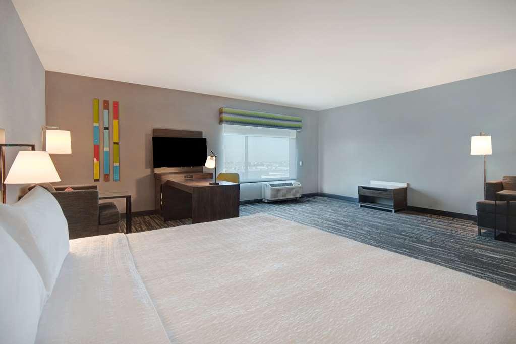 Hampton Inn & Suites Ontario Rancho Cucamonga Pokój zdjęcie